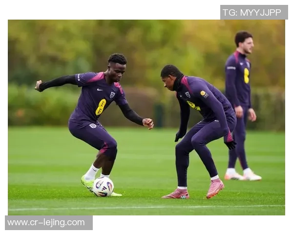 英格兰世界杯新队服曝光贝林汉姆拉什福德等五名球员亮相