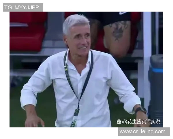 新月逆转十人利雅得胜利C罗被替换下场引发热议 新月逆转十人利雅得胜利C罗被替换下场引发热议